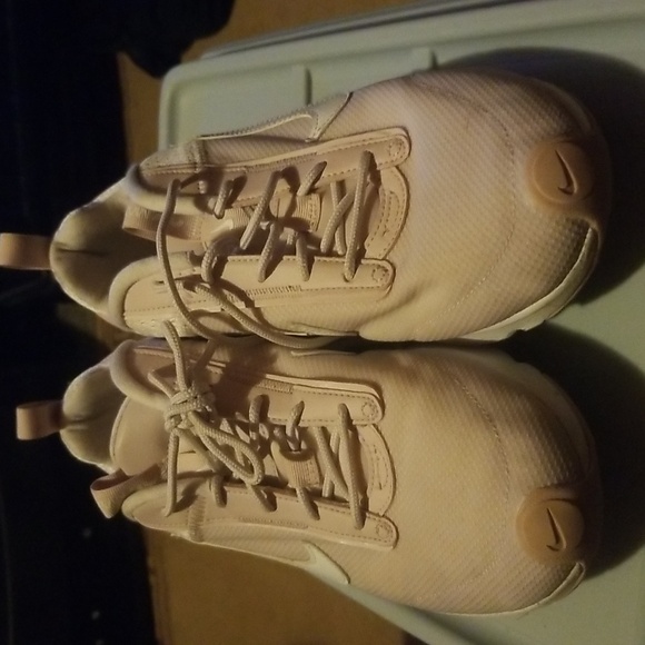 Nike Air Max - Picture 2 of 8